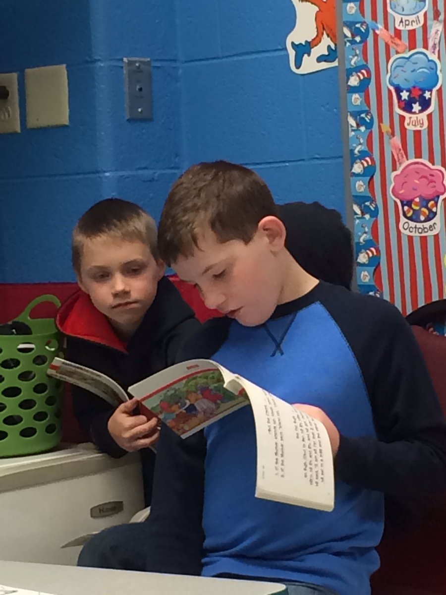 BGallion2's tweet photo. Buddy reading in Room 118! #pyjpride https://t.co/rQFlnz2RA3