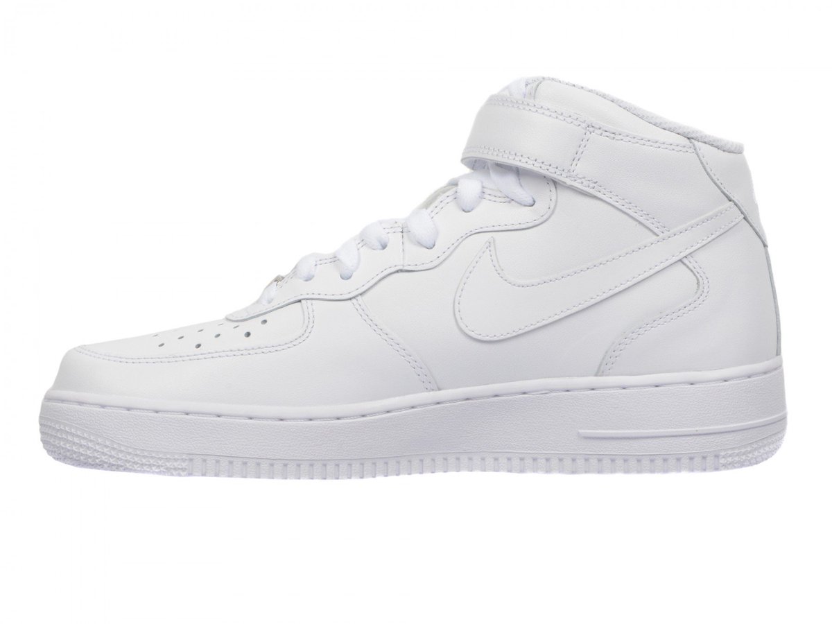 RoabaDePromotii's tweet photo. Parfumuri, 50% mai ieftine, genti de dama, 40% sau incaltaminte nike, 30% mai ieftine.@eMAG https://t.co/9YPUinLxUf https://t.co/5lsZLyK5T6