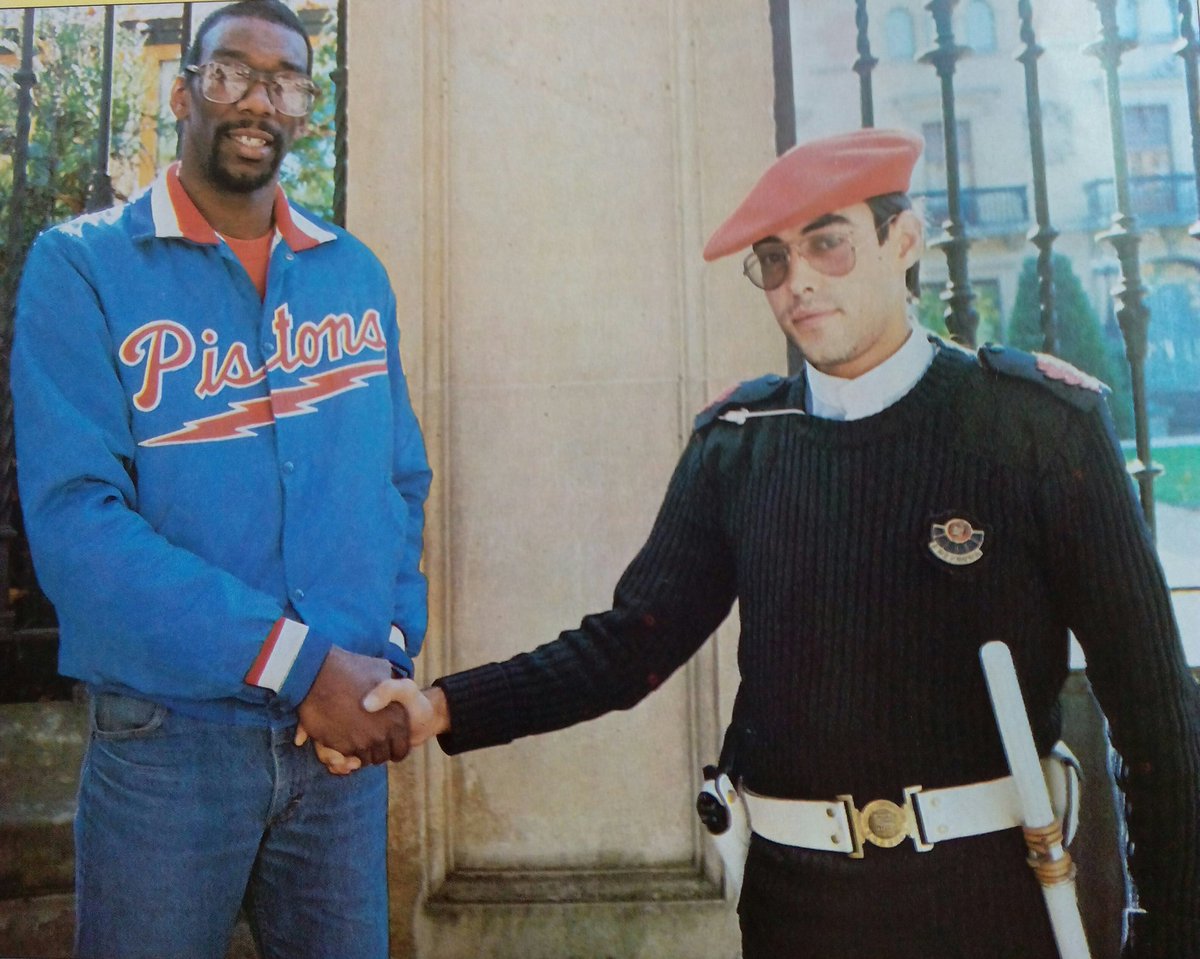 Essie " Helicóptero " Hollis, temporada 83/84.