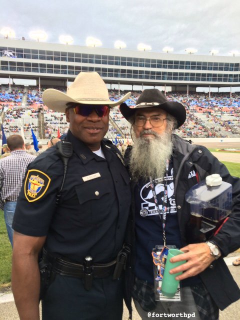 fortworthpd's tweet photo. It's always fun working the #DuckCommander500! @TXMotorSpeedway https://t.co/fZBMLhKmrx