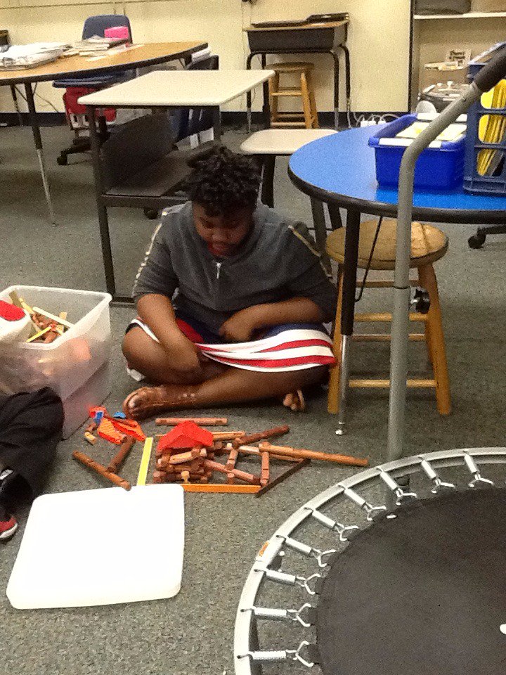 McNeals_Class's tweet image. Teamwork and Cooperation. Building a town with Lincoln Logs! @BookmanRoad