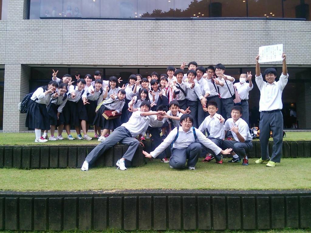 C34Sunshine's tweet photo. 皆さんおひさしぶりです。
元気にしていますか？
高校2年生になりましたね！！
卒業して2年目になります😌
会いたいです https://t.co/ZmFDgTMYap