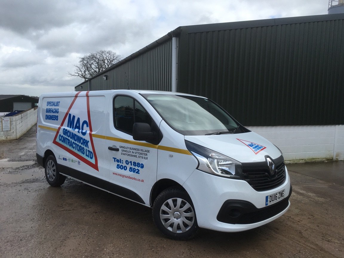 MacGroundworks's tweet photo. Our new @Groupe_Renault Traffic van is here and ready to be put to use! #Renault #Groundworks #Paving #Groundservice https://t.co/93npwW1uki