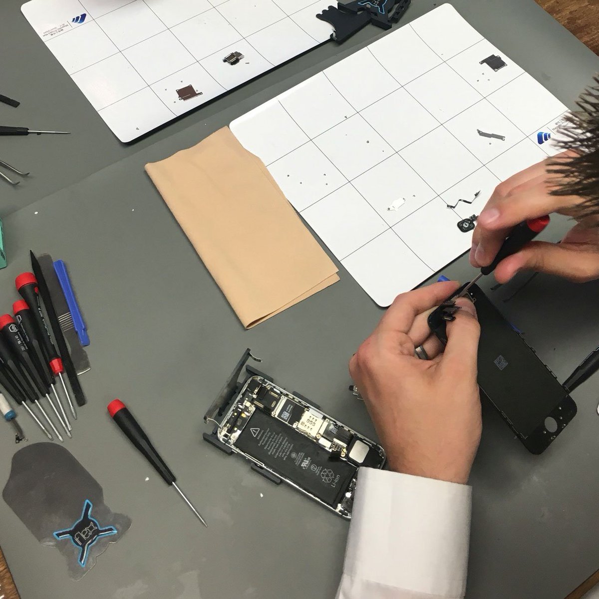 etechpartsplus's tweet photo. Happy New #ToolTuesday! Do you have an iFlex? Which repairs has it helped you with? https://t.co/WP3Sn5Lh9b https://t.co/eU3qyMKygC