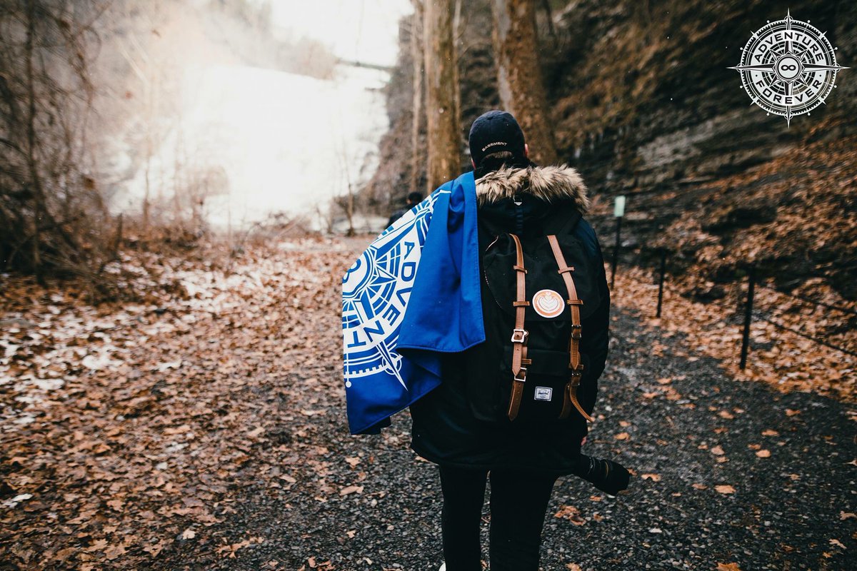 AdventureFrvr's tweet image. Our flags are currently $10 off which means they’re only $30, pick one up and follow our journey… 📸: @Dunrath