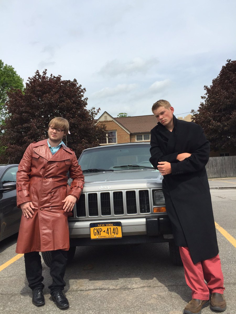 Faux_Brandon_'s tweet photo. my buds and my jeep #budsandjeep @TheRealRiHowe @mjc2803 https://t.co/AOC6YpOmQE