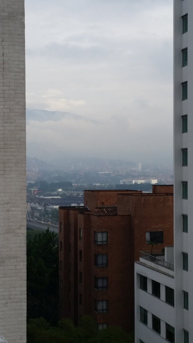 ClaMoralesM's tweet photo. Medellín amanece nublada y húmeda. Y bonita, como siempre 🌻 https://t.co/K5wjdwc7UB