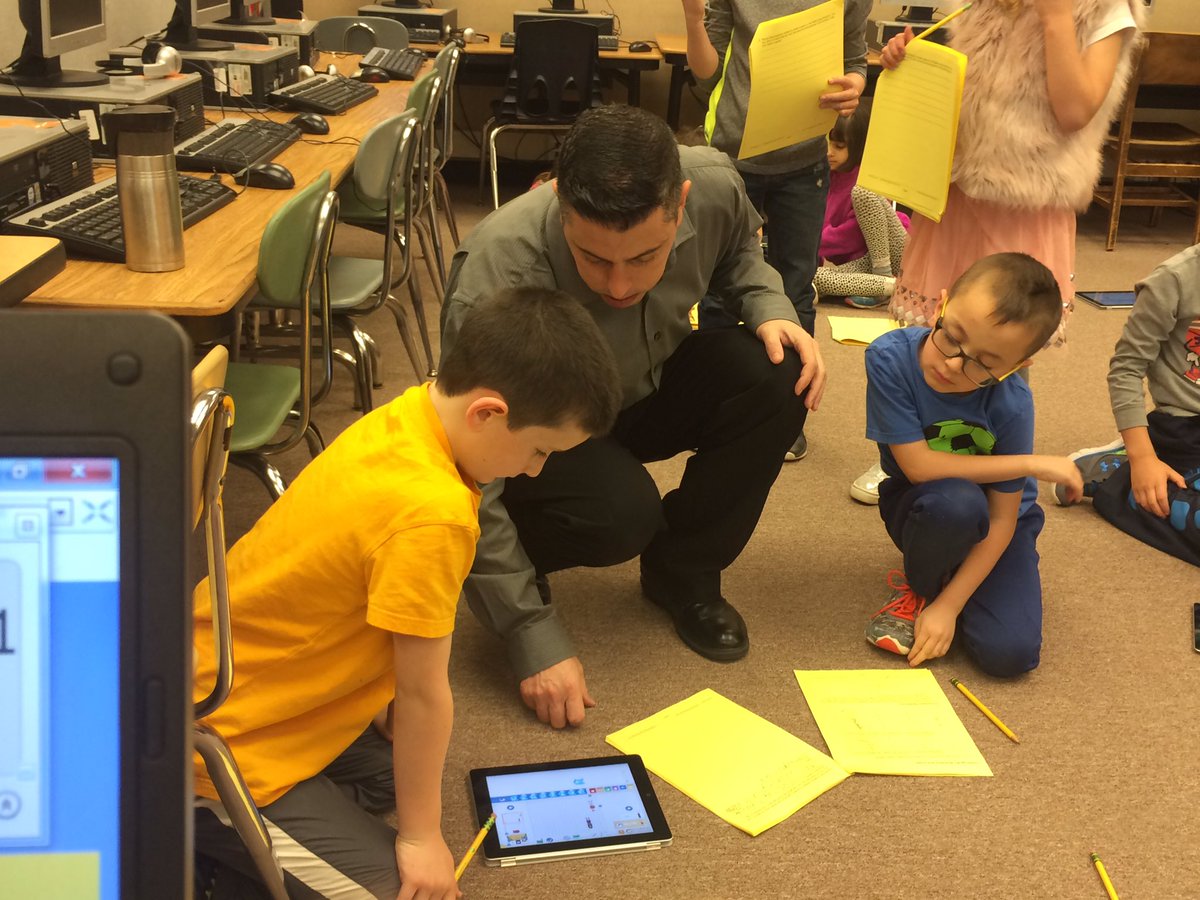 kosanovic_j's tweet photo. 2nd graders grappling with Grids &amp; Games. #PLTW #MontourProud @LachLachj @holly35c https://t.co/DB01iWaBRK