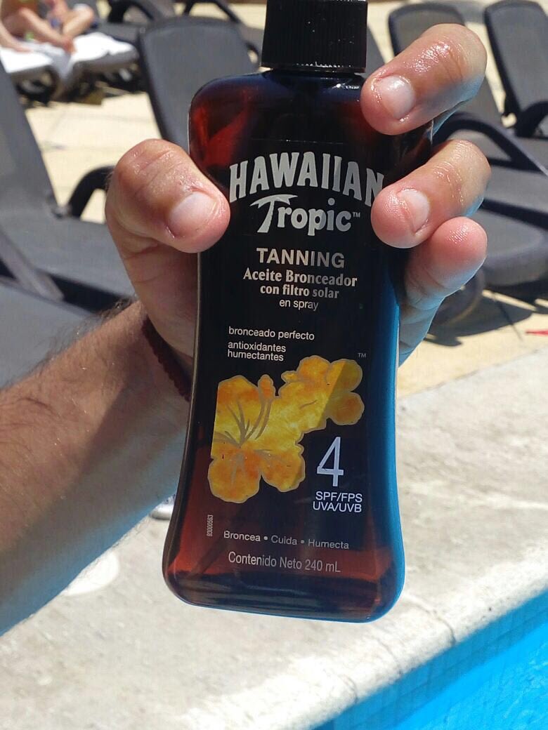 luisikaro's tweet photo. En un día de playa no puede faltar mi #HawaiianTropic 😁☀️ @HawaiianTropic_ https://t.co/32tymgcPHY