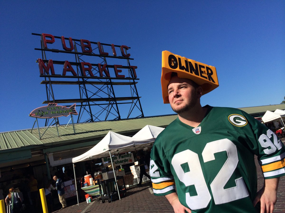 jsonline_sports's tweet photo. Some photo fun for the offseason: https://t.co/4QDRKfzbWZ 

22 places you'll find a #Packers cheesehead. https://t.co/UXyBdmr5bh
