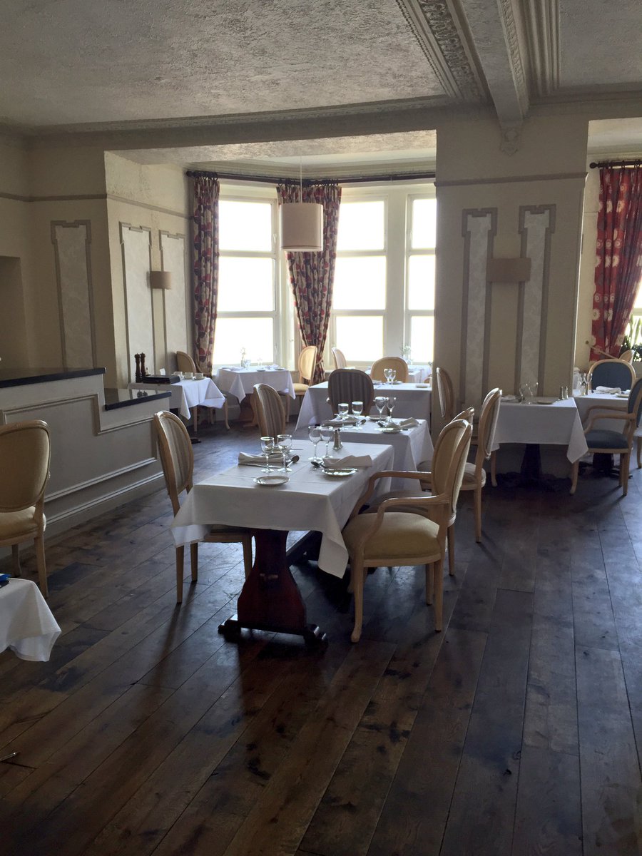 ButterfliesHire's tweet photo. Great to visit @WaltonParkHotel today for a seminar. The sun was trying to get through to reveal a beautiful view. https://t.co/j7qVsCPz4D