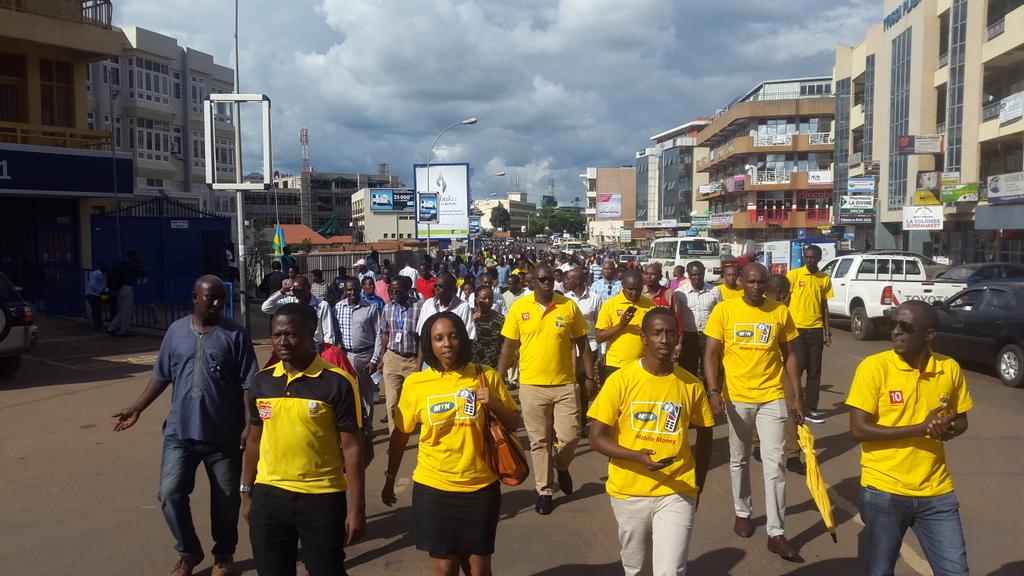 NiWowePK's tweet photo. #Kwibuka22 Thousands of People participating #WalkToRemember in #RemeraSector and Night Vigil @ChristusCenter https://t.co/V9wUG2KRFj
