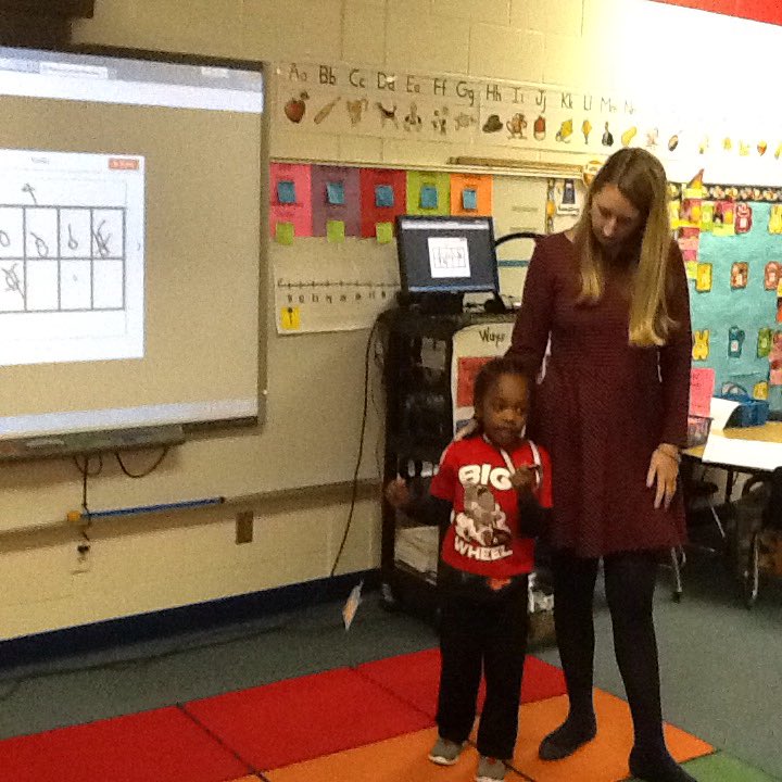 Kimberlydelane's tweet image. My Student Teacher is using Nearpod and having students do Math Talk! #TechBadge #NewWaysAtNewlin