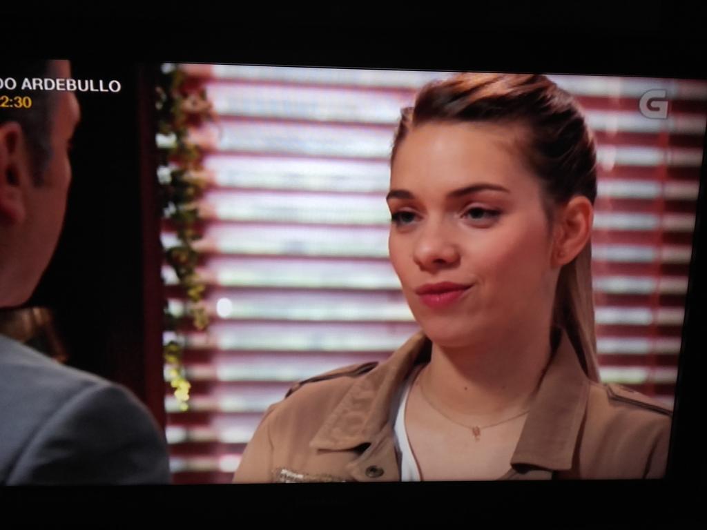 MeraFans's tweet photo. #Patri esta decidida a irse con seus pais.  Sera que se vai?? #OFaro https://t.co/jBNWGpM1z0