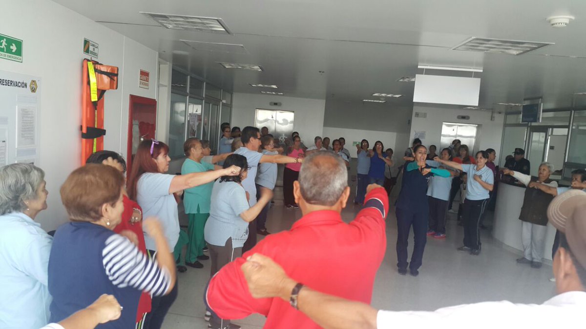 SanidadMilCo's tweet photo. Programa mis mejores años #SanidadMilitar en #DISOC en Rehabilitación Integral y #VidaSana ¡¡Ponte hacer ejercicio!! https://t.co/C9mqTg8UuZ