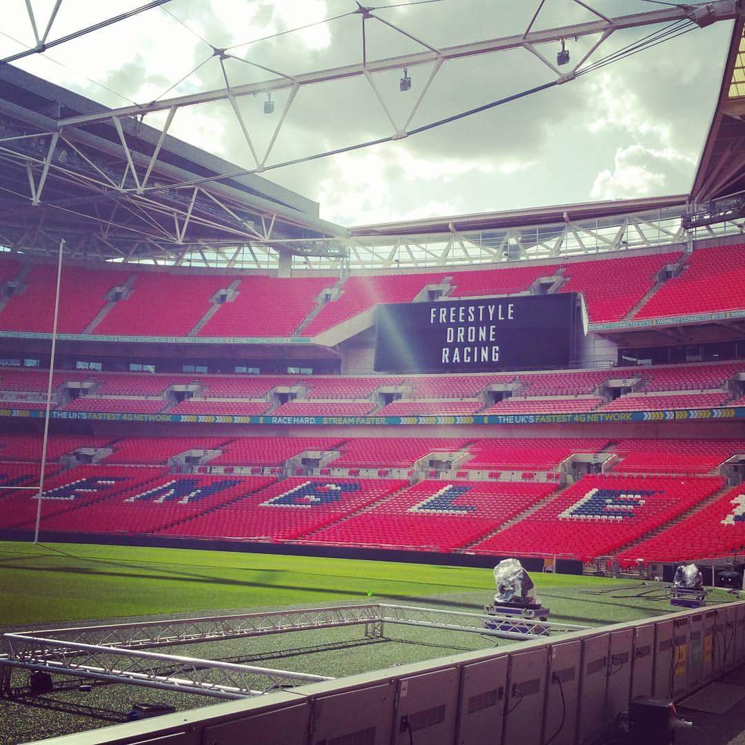 rrci_madpete's tweet photo. @JAB1a more @wembleystadium setup pics please @ukdroneshow #Mag & #HiveMindRC will be there 2morrow for kick off ;-) https://t.co/jJhS8F0abZ