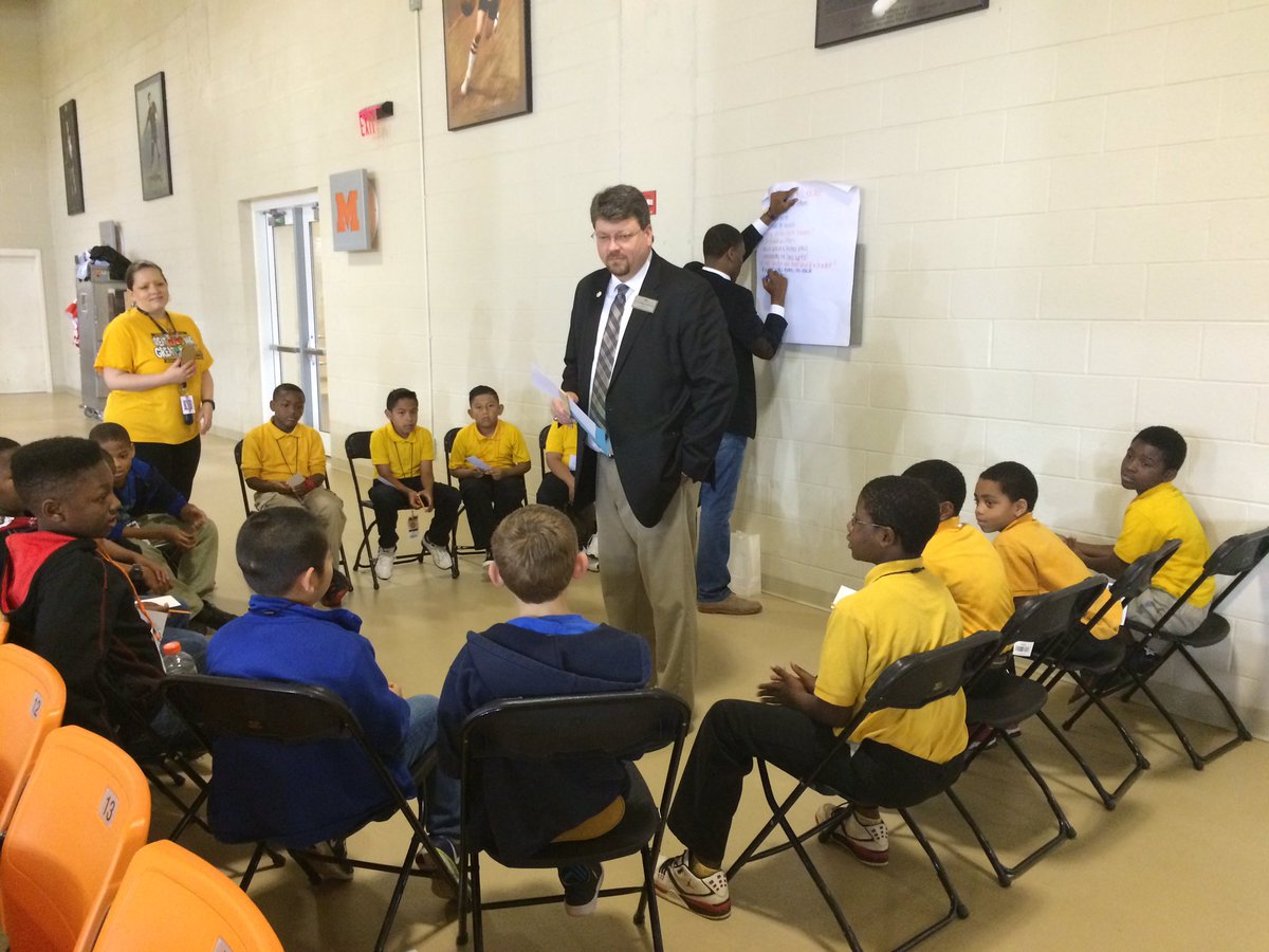 BibbSchools's tweet photo. Dr. Norfleet and senior Jake talk about leadership with boys from Burdell-Hunt &amp; Carter at @MercerYou! #LeaderinMe https://t.co/Z9Aq7PQz9P