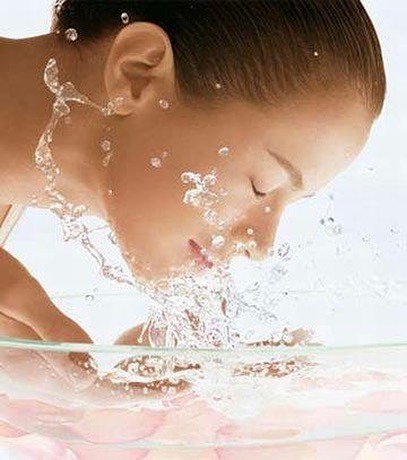 Circadiaskin's tweet photo. Wash Your Face!
"When you #sleep with #makeup clogging the pores, the #bacteria proliferat… https://t.co/Hy8Z1oUcz0 https://t.co/r9rvbeeNN9