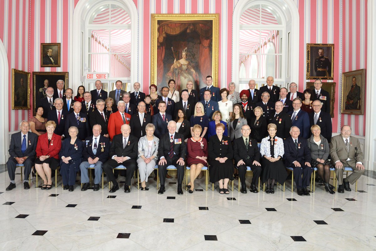 GGCanada's tweet photo. It's wonderful to be surrounded by the first 55 Canadians to receive the Medal for Volunteers. #GGCaring https://t.co/ljHigyARTb