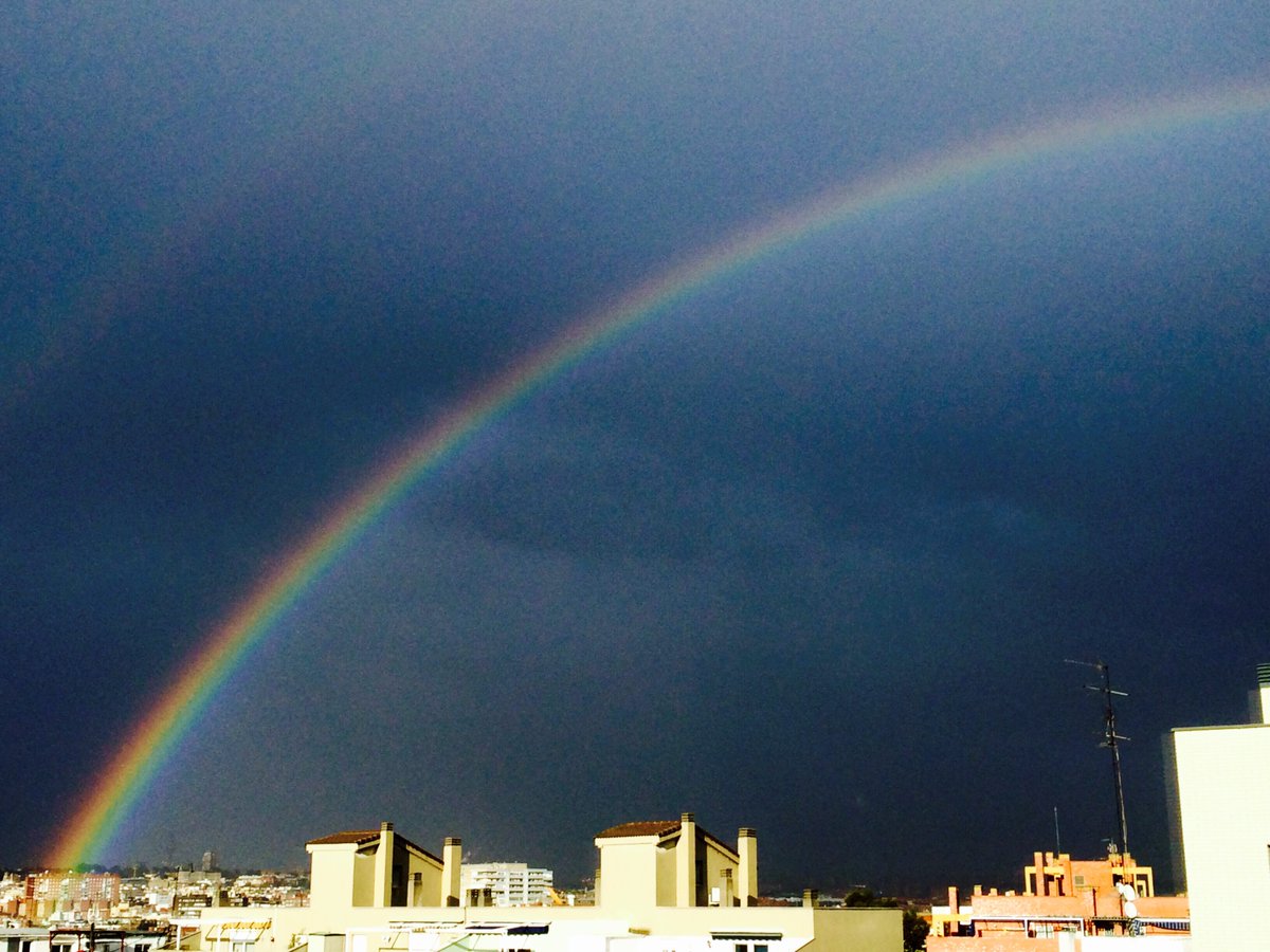gcabrero's tweet photo. Fantástico arcoíris. Visto desde el sur de Madrid @ElTiempo_tve https://t.co/7pkxyGHiBs