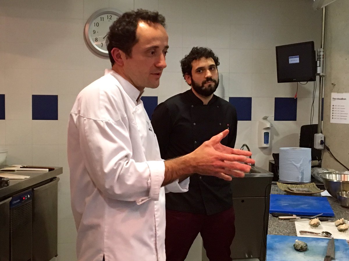 JCCapel's tweet photo. Presentación del abalón https://t.co/4ptBuZd4rR en @lcbmadrid. #DavidArauz @99SushiBar cocina "orejas mar" gallegas https://t.co/Rq9Xaz899g
