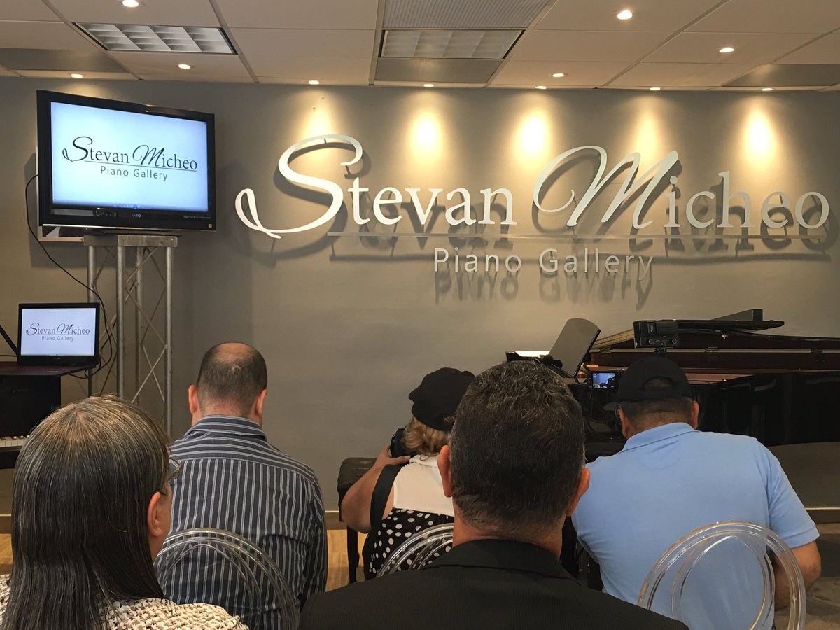 GEVENTOSPR's tweet photo. Ya listos para lo nuevo de @stevanmicheo como empresario y musico desde Stevan Micheo Piano Gallery https://t.co/EIVbKgbVyk