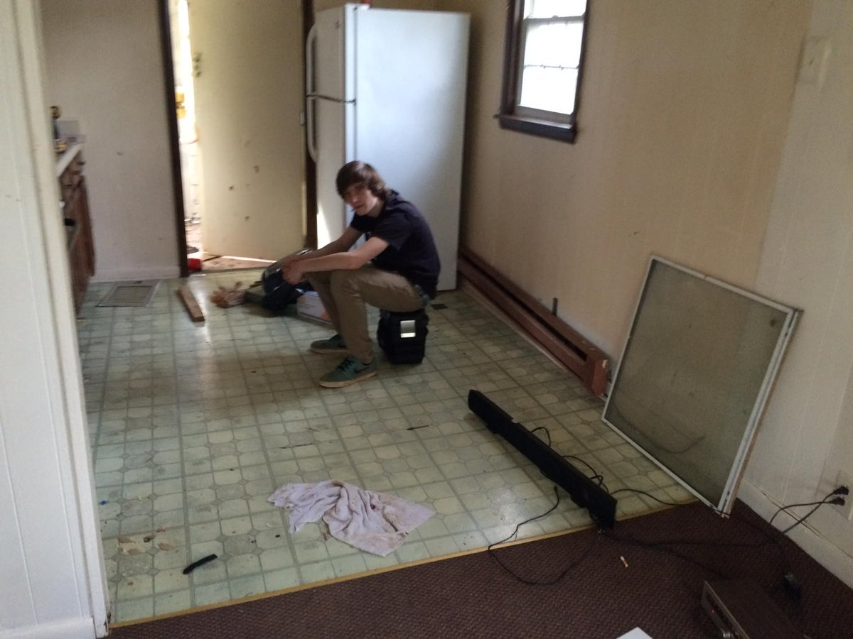 HomeDesignSolut's tweet photo. #ConorCombs on break from working on a House flip https://t.co/Jly6vFlgZP