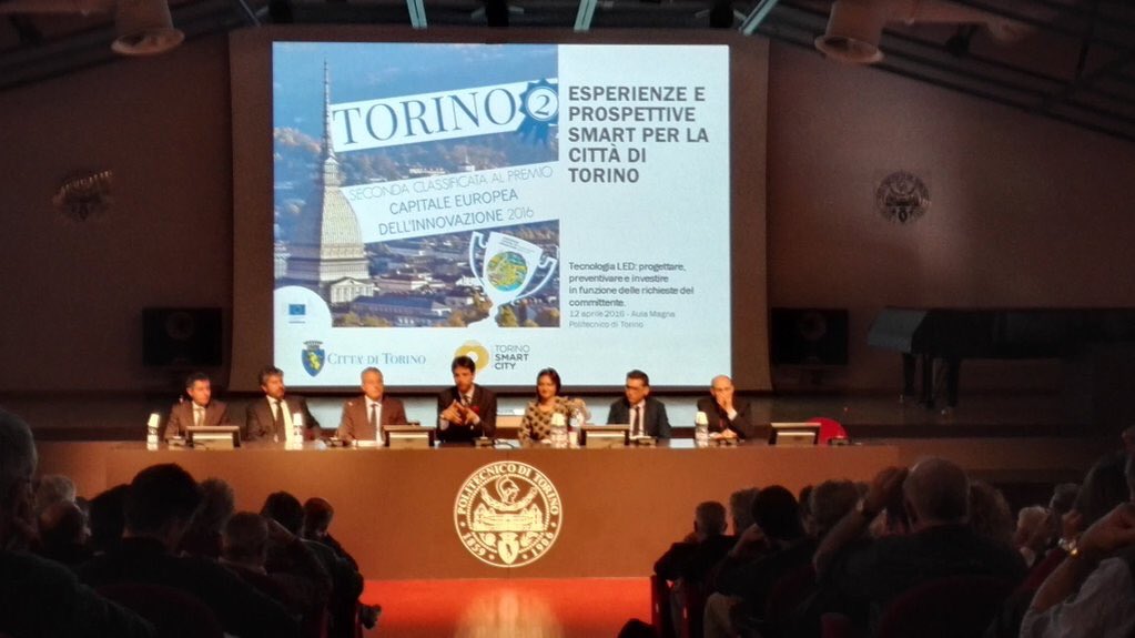 enzolavolta's tweet photo. Straordinaria partecipazione per conoscere l'esperienza di #TorinoaLED grazie a @PoliTOnews @fortechance https://t.co/NPryJEwHNq
