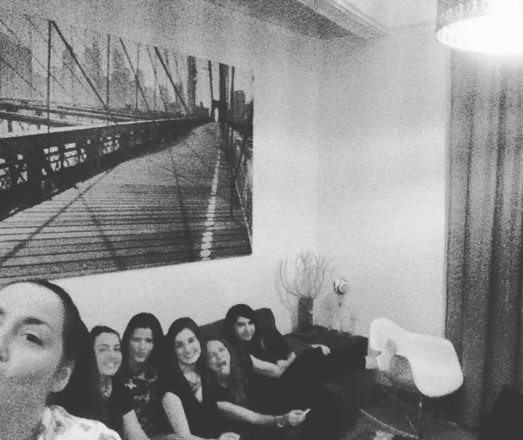 pao_alv45's tweet image. W/ Les brow 💎#lova #lovah #bro #brow #gow #montpellier #mtp #soiree #fiesta #fusion #calin #baci #profiter #noregre…