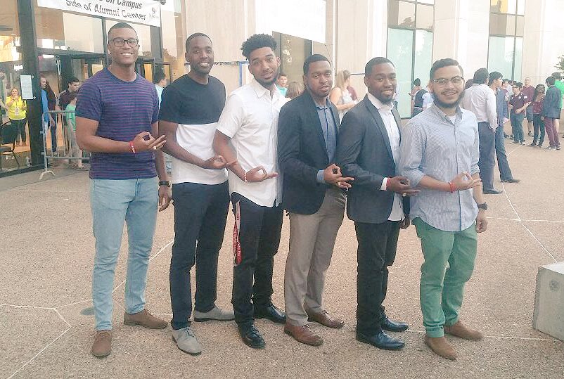 BlackheartNupes's tweet image. Congrats to @amitch_11 @Ant_twin1 @JoshuaWillard94 for receiving their Aggie Ring this past weekend #Fall15 #Achieve