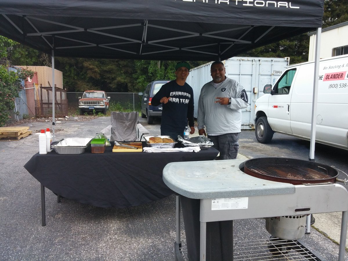 TheOlanderCo's tweet photo. #Quality #BBQ #CookOff today! Jeff & Frank getting ready. Stay tuned on #periscope! #OlanderCoreValues https://t.co/r9p5nlw45T
