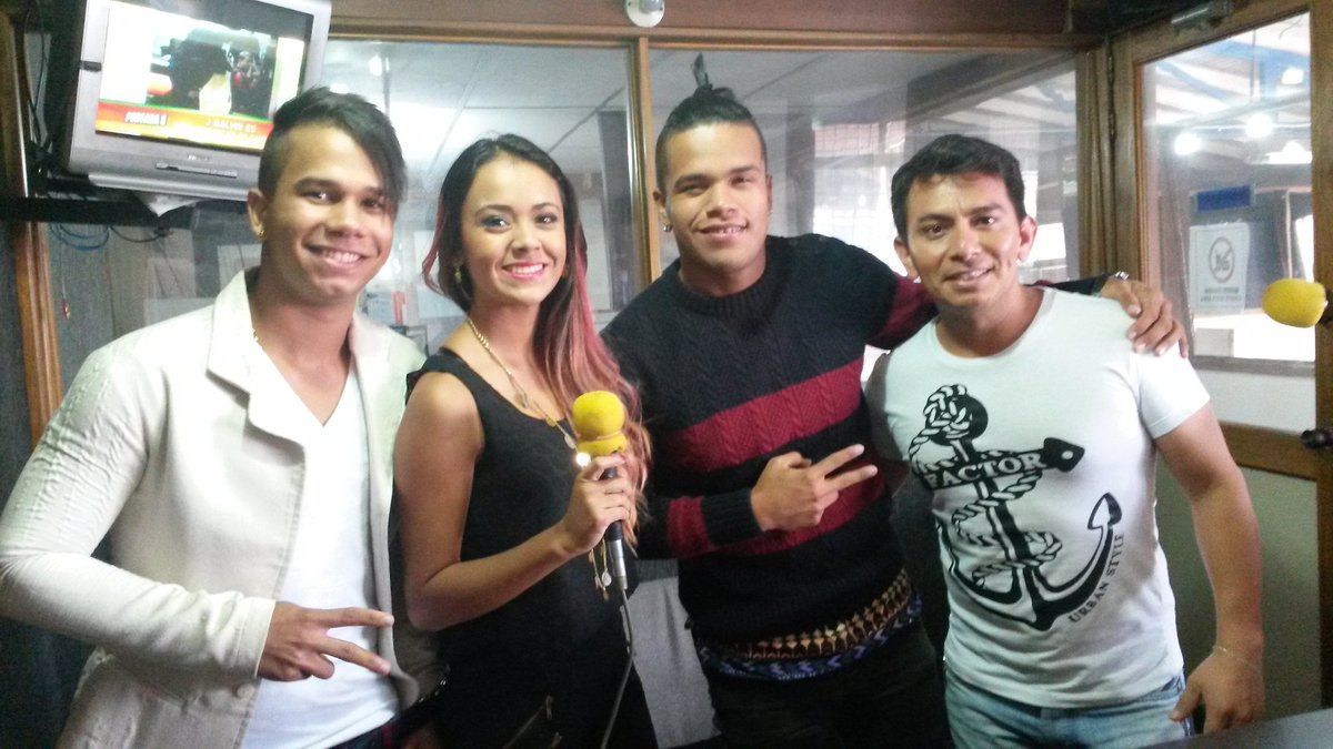 zonavipweb's tweet photo. Ya @ClioMusica @lvrumba105fm junto a @EdwinSanchezVoz con @ClioMusica #TourDimelo #SanCristóbal @Kavantertaiment RT https://t.co/VT9GLOCYJL