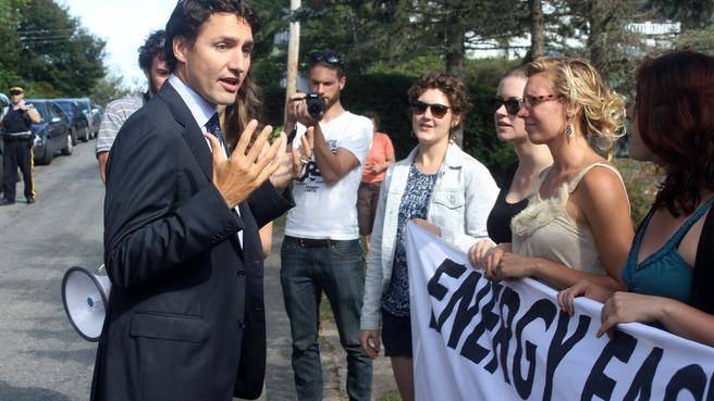 MikeHudema's tweet photo. The old #Canada is back? #Trudeau convinced pipelines must be top priority https://t.co/25cdqHjPyr #cdnpoli #Its2006 https://t.co/Ep5iLj0dt0