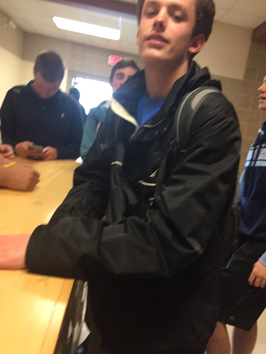 BigBucketsInc's tweet photo. 5'11 The next Michael Phelps John Healy signs with Big Buckets Inc. @jjhealy12 https://t.co/j5IdL4hPIE