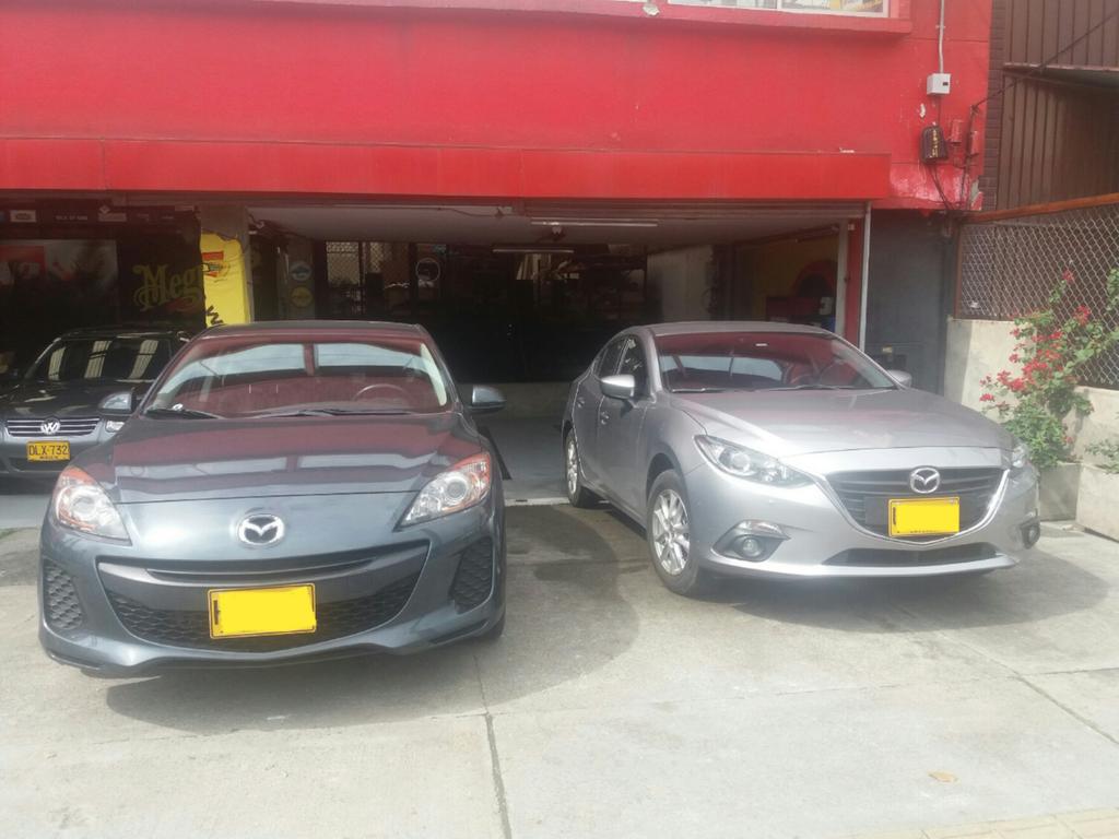 autopalacioap's tweet photo. Que #generación #prefieres ?  #mazda3 #skyactive #allnew https://t.co/kRj75gGMYv