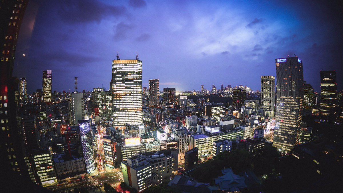 nickyromero's tweet photo. Tokyo by night https://t.co/hBsdBfM1de