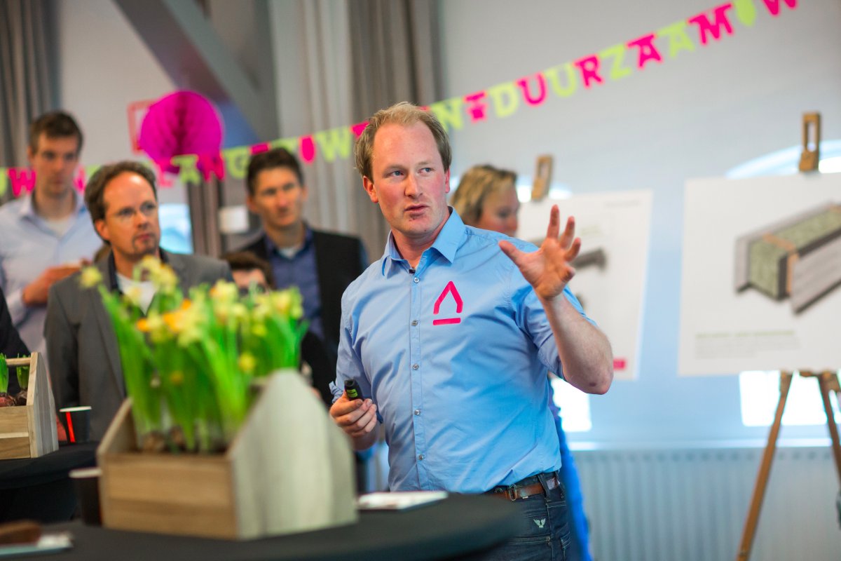 Morgen Meetup van <a href="/shertogenbosch/">'s-Hertogenbosch</a> &amp; <a href="/ec073/">EnergieCooperatie073</a>! Wietse vertelt over onze aanpak bit.ly/1MrB5RG <a href="/Brabanthallen/">Brabanthallen</a>