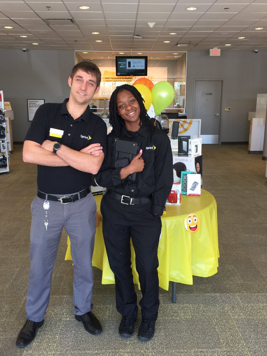 RJeromeCole's tweet photo. @MrsHankSchmitz @Carol_Anderson4 Come see @JosephSloan19 or Sierra for your Bill Analysis today! #TeamBrentwood https://t.co/0xNGXyYsRV