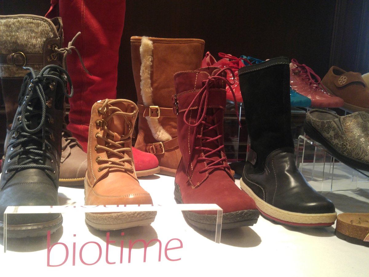 mayahoodblog's tweet photo. Great options for those who wear orthotics! Options include boots, sandals & slippers! #biotime #IPRGiftLounge https://t.co/nZzj6Bjqpi