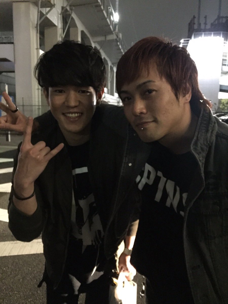 vdtja_mtd's tweet photo. 最後に写真撮ってくれた~!
最高のライブだった!
#coldrain #outburntour #rock #monsterenergy #outburn2016 https://t.co/8VtdjC0zja