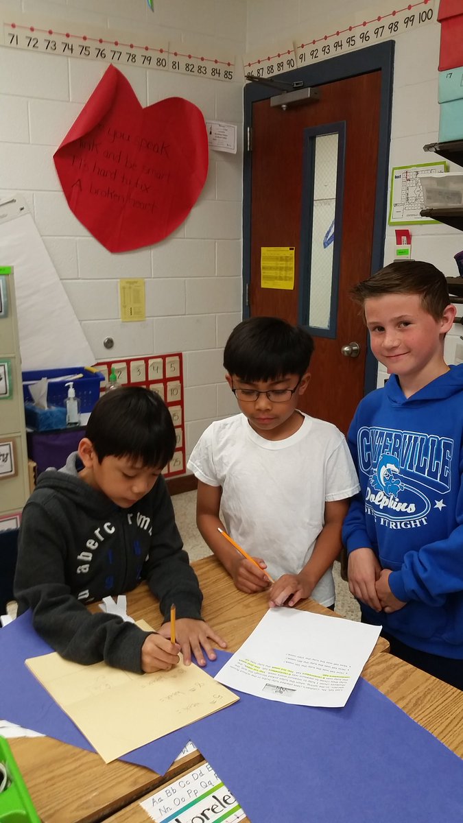 dawnwinchester2's tweet photo. 2nd and 4th grade buddies solving a Math Congress problem together!@vbschools @CentervilleVB @Lorarnold4 https://t.co/K4ZhenVdEG