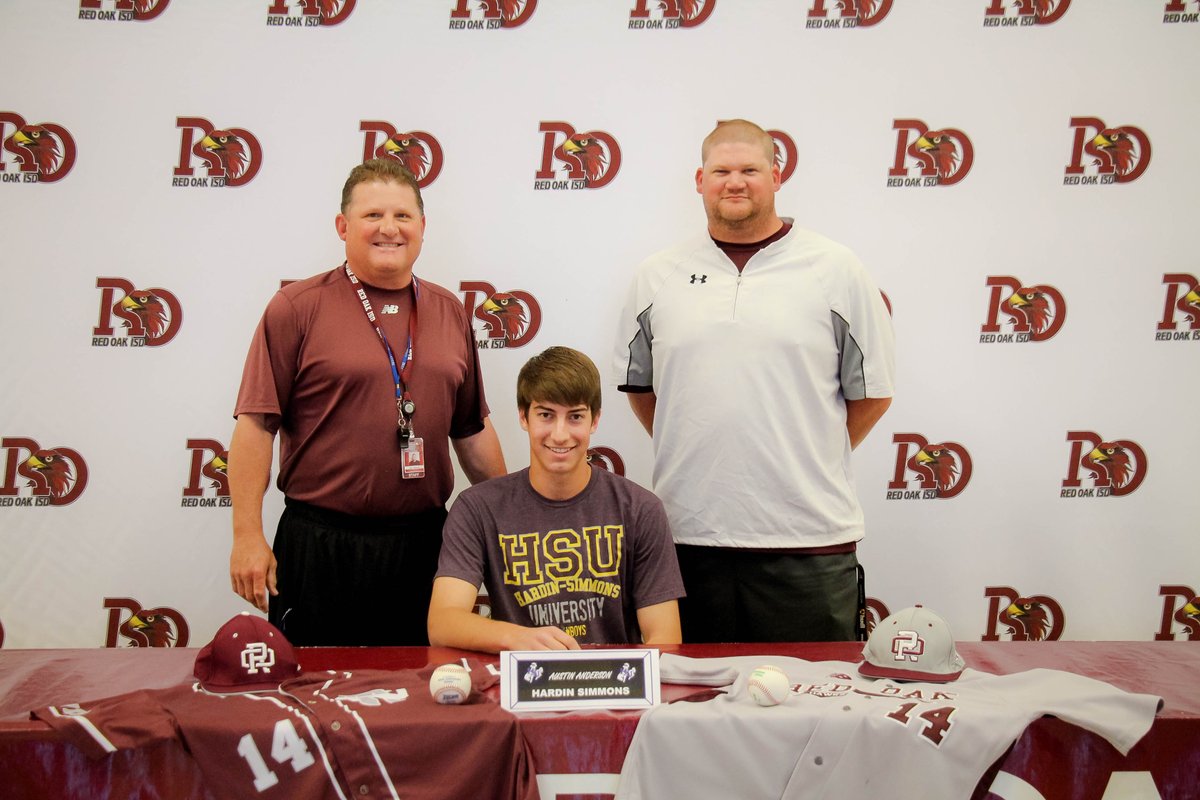 roisdathletics's tweet photo. Congratulations to Austin Anderson, ROHS #HawksBaseball player, who signed with @HardinSimmons! #NLI https://t.co/0qja6DdkdG
