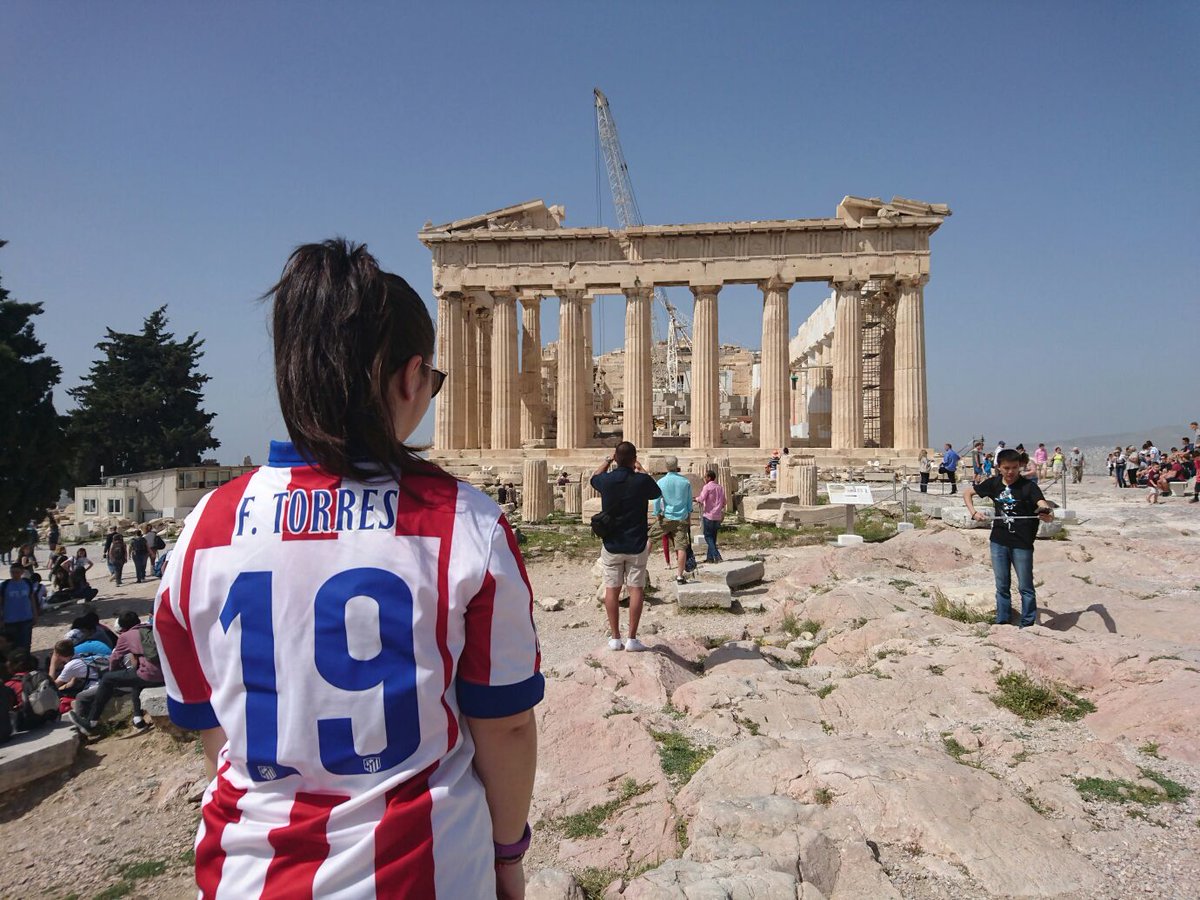 Sara_smf's tweet photo. Siempre apoyandote @Atleti #MañanaASemis  #AtleticosPorElMundo https://t.co/vR3TYq0SRO