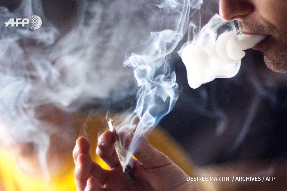 Cannabis: le débat sur une légalisation relancé u.afp.com/ZBrY #AFP