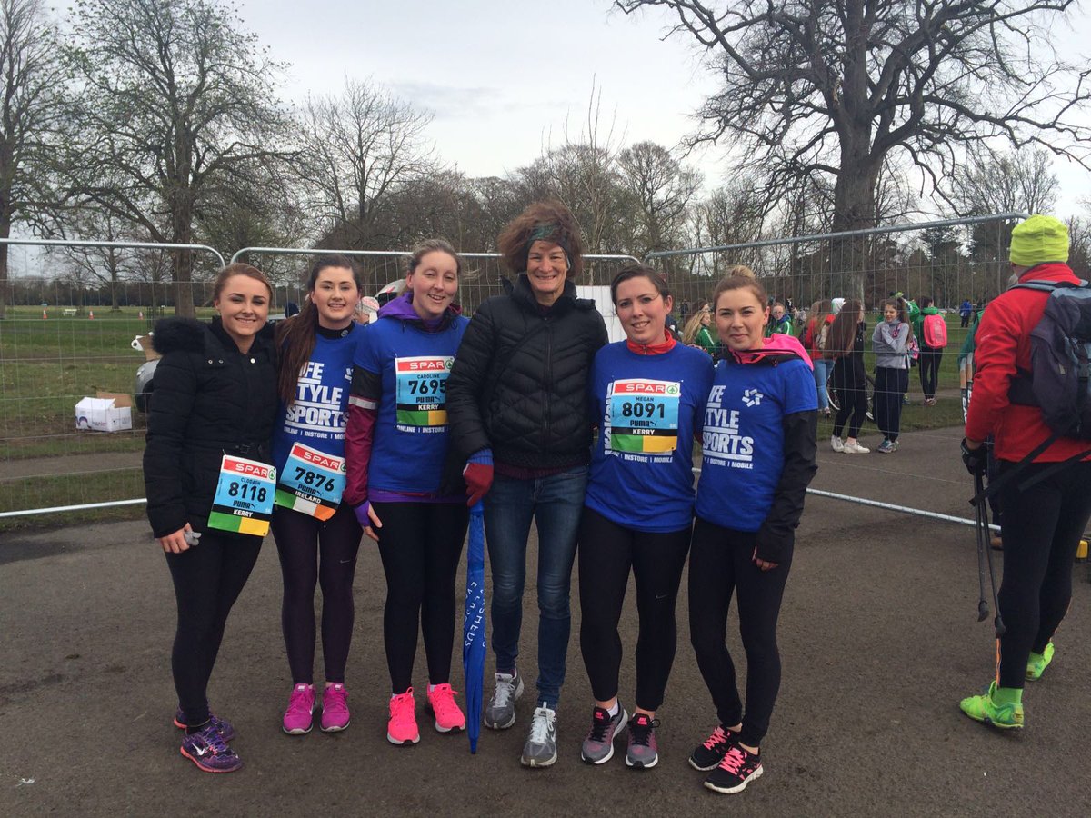 80_lls's tweet photo. Team Kerry delighted to meet @soniaagrith after smashing 5k @greatirelandrun @lifestylesports @louisenevkenn https://t.co/k22M7gm7Hi
