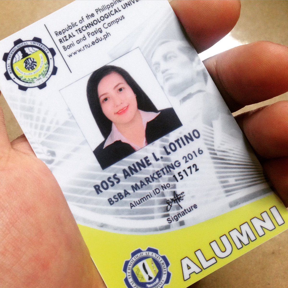 imrossychix's tweet photo. Student no more! https://t.co/0LPC3zV4Xt