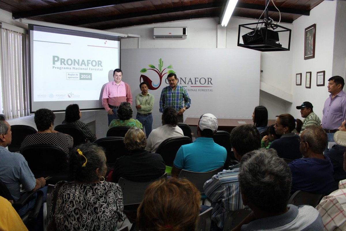 RodriguezbDavid's tweet photo. Buenos días, hoy estuvimos con beneficiarios del #PRONAFOR2016, quienes tomaron un curso de derechos y obligaciones. https://t.co/a9f6ehSrNt