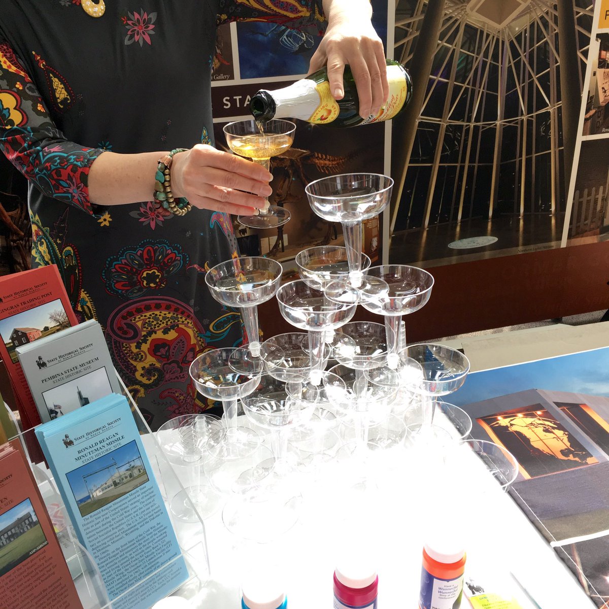 malackerman's tweet photo. Bubbles, bubbly &amp; babbling with #graNDtravel16 exhibitors 🍸💬 #ndtic https://t.co/94SbdFOXw9