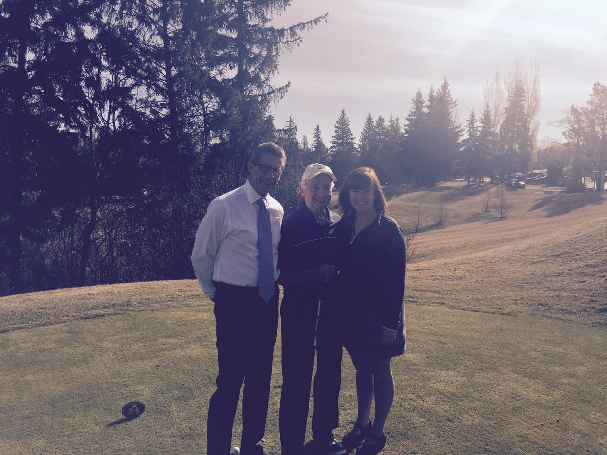 RoyalMayfair's tweet image. OPENING DAY @RoyalMayfair ! Thx 2 our #1members on the tee@10:09 @MayfairSuper @WadeHudyma @PuckHogMJ @JoetteF #yeg