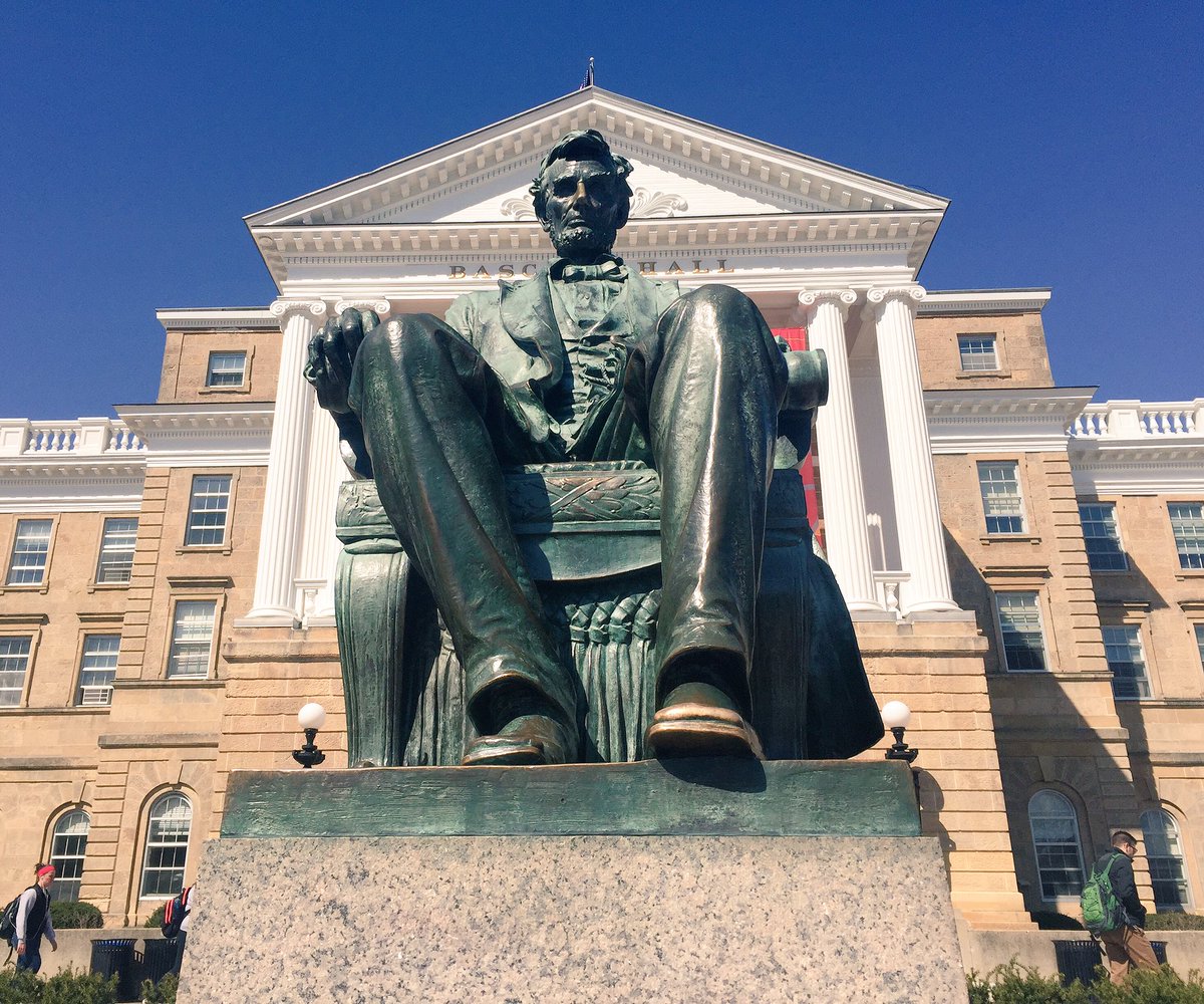 WisAlumni's tweet photo. Abe is looking good today! #UWSpring #BascomHall #BascomHill #UWMadison https://t.co/gCMB2liMYe